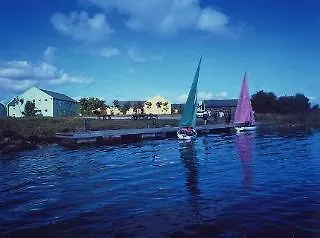 Corrib Village Of شقة غالواي
