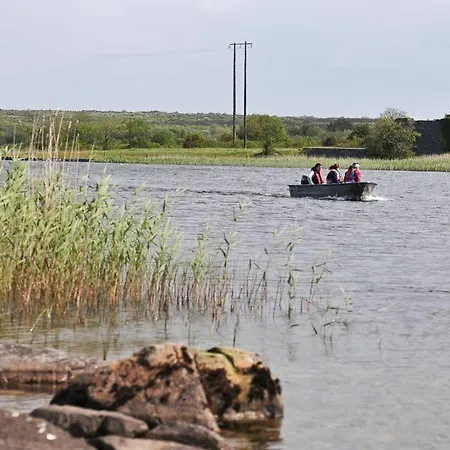 شقة Corrib Village Of *