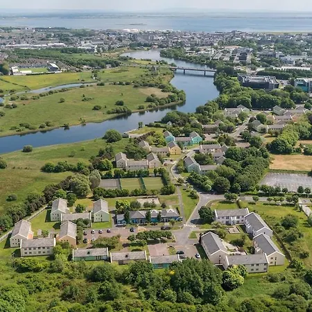 Corrib Village Of 아파트